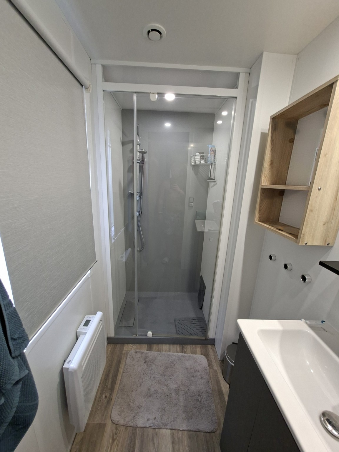 Badkamer met ruime douche